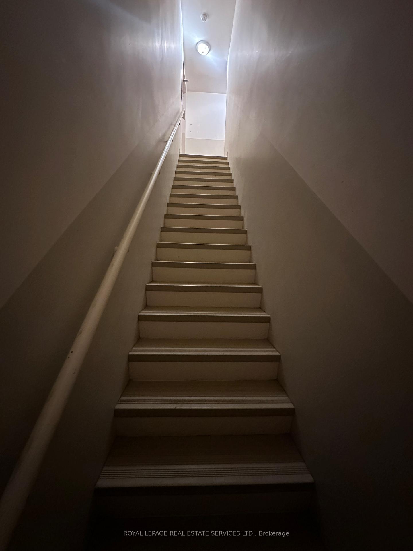 Photo 2 of Unit 203, 10055 Keele Street, Vaughan, Maple — HOMEH