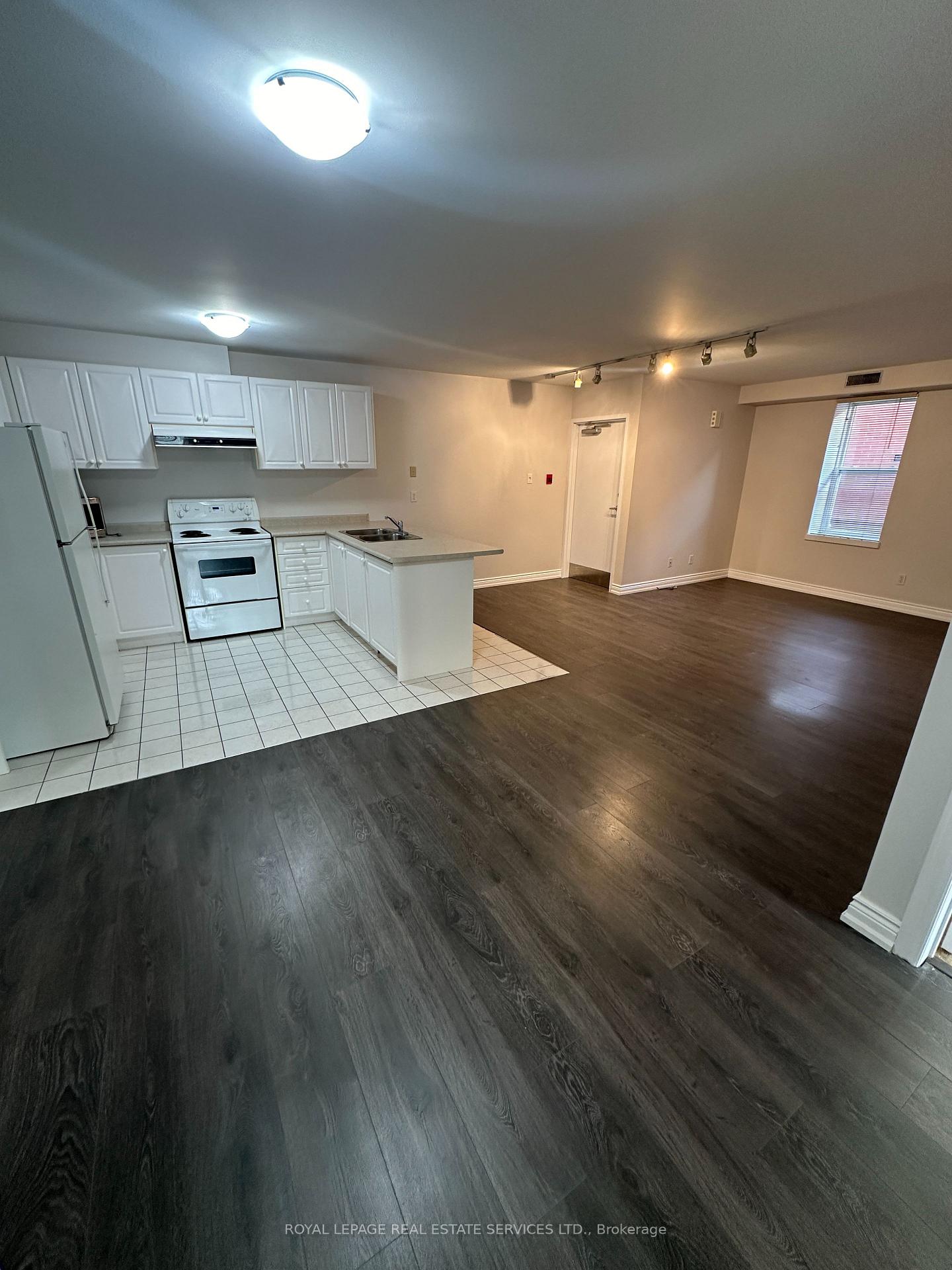 Photo 6 of Unit 203, 10055 Keele Street, Vaughan, Maple — HOMEH