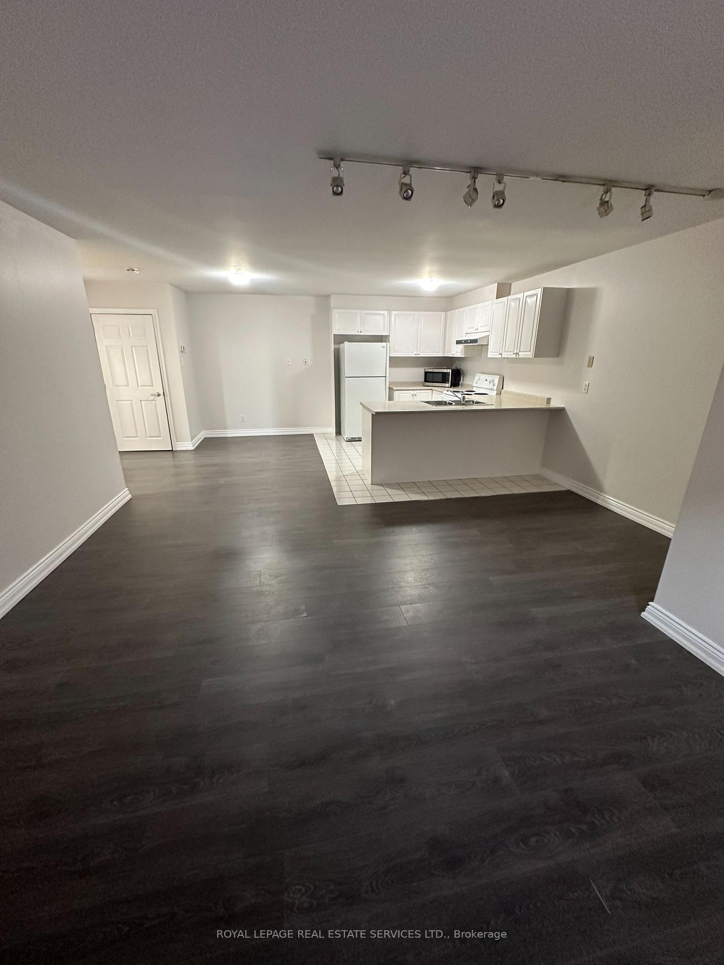 Photo 13 of Unit 203, 10055 Keele Street, Vaughan, Maple — HOMEH