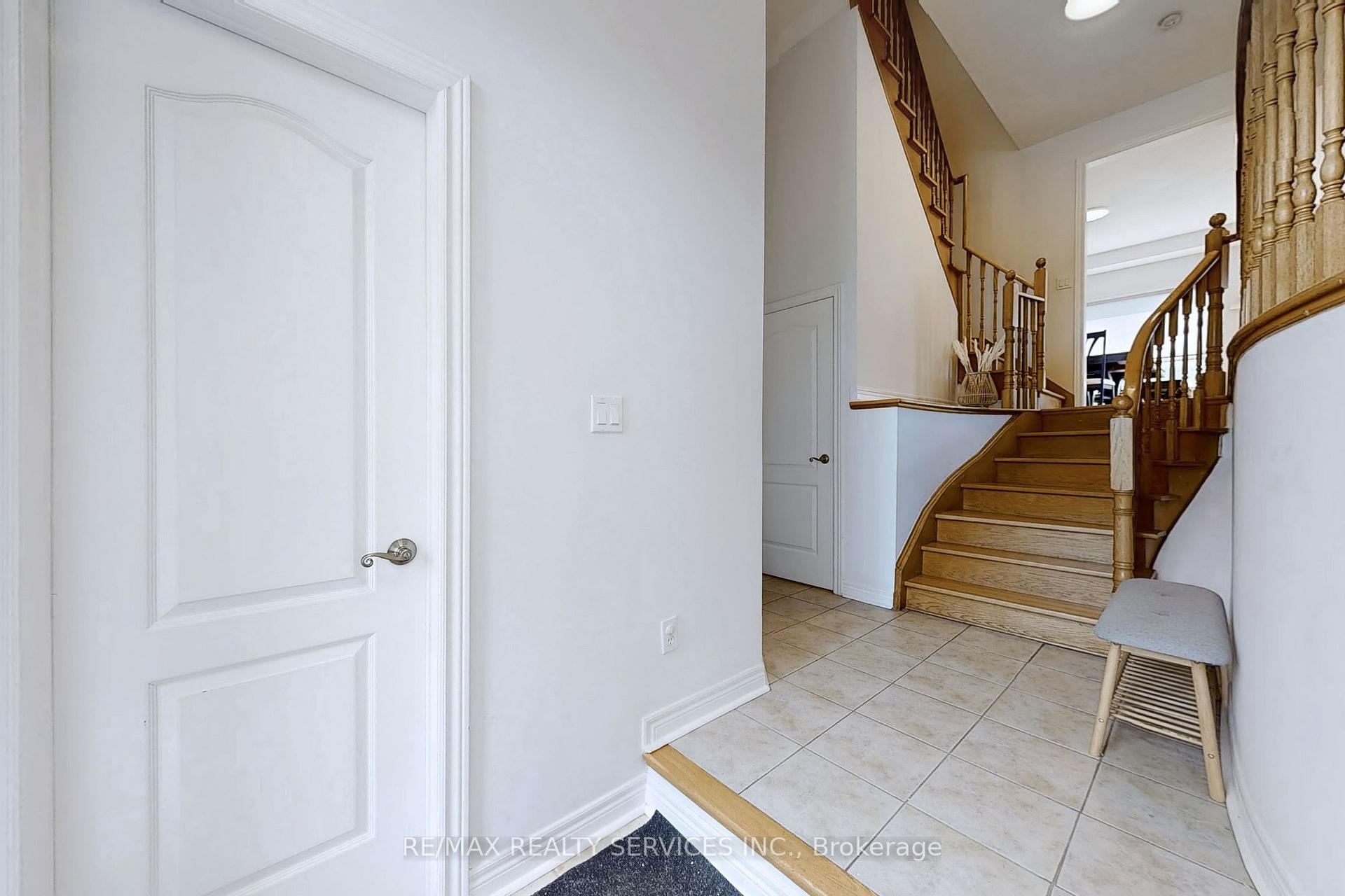 Photo 5 of 295 John Deisman Boulevard, Vaughan, Vellore Village — HOMEH