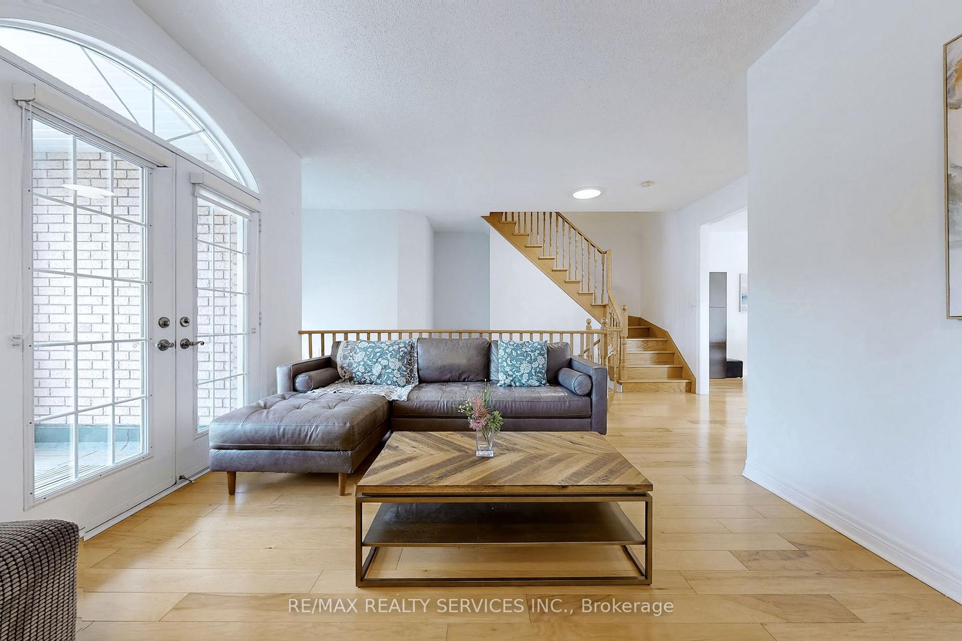 Photo 7 of 295 John Deisman Boulevard, Vaughan, Vellore Village — HOMEH
