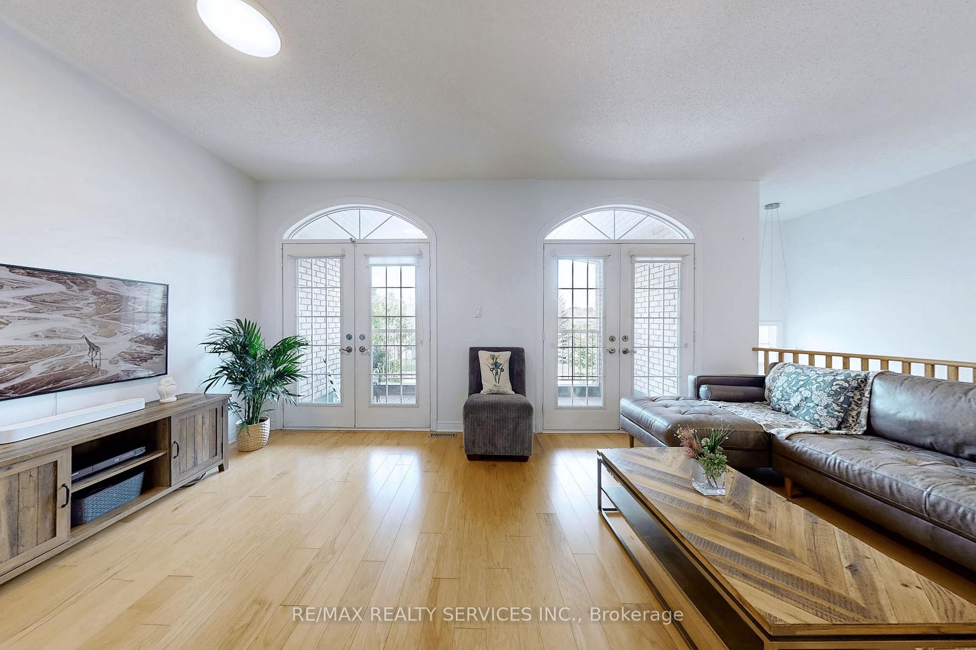 Photo 9 of 295 John Deisman Boulevard, Vaughan, Vellore Village — HOMEH