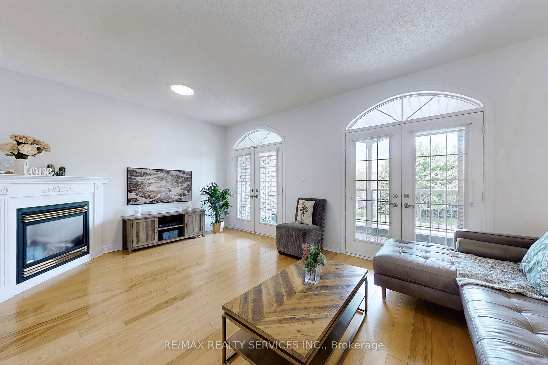 Photo 10 of 295 John Deisman Boulevard, Vaughan, Vellore Village — HOMEH