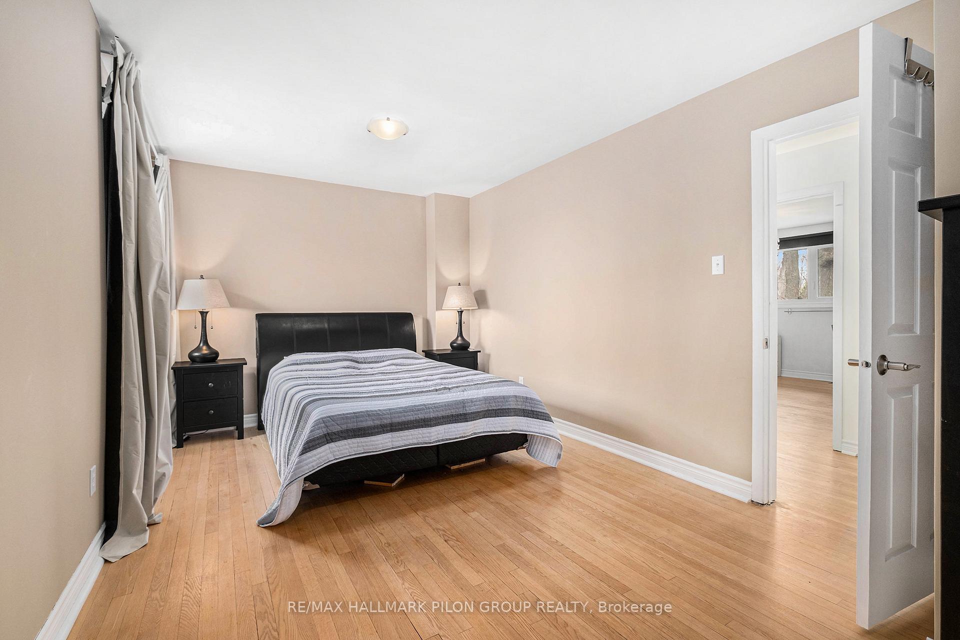 Photo 7 of 54 Scrivens Street, Ottawa, Britannia — HOMEH