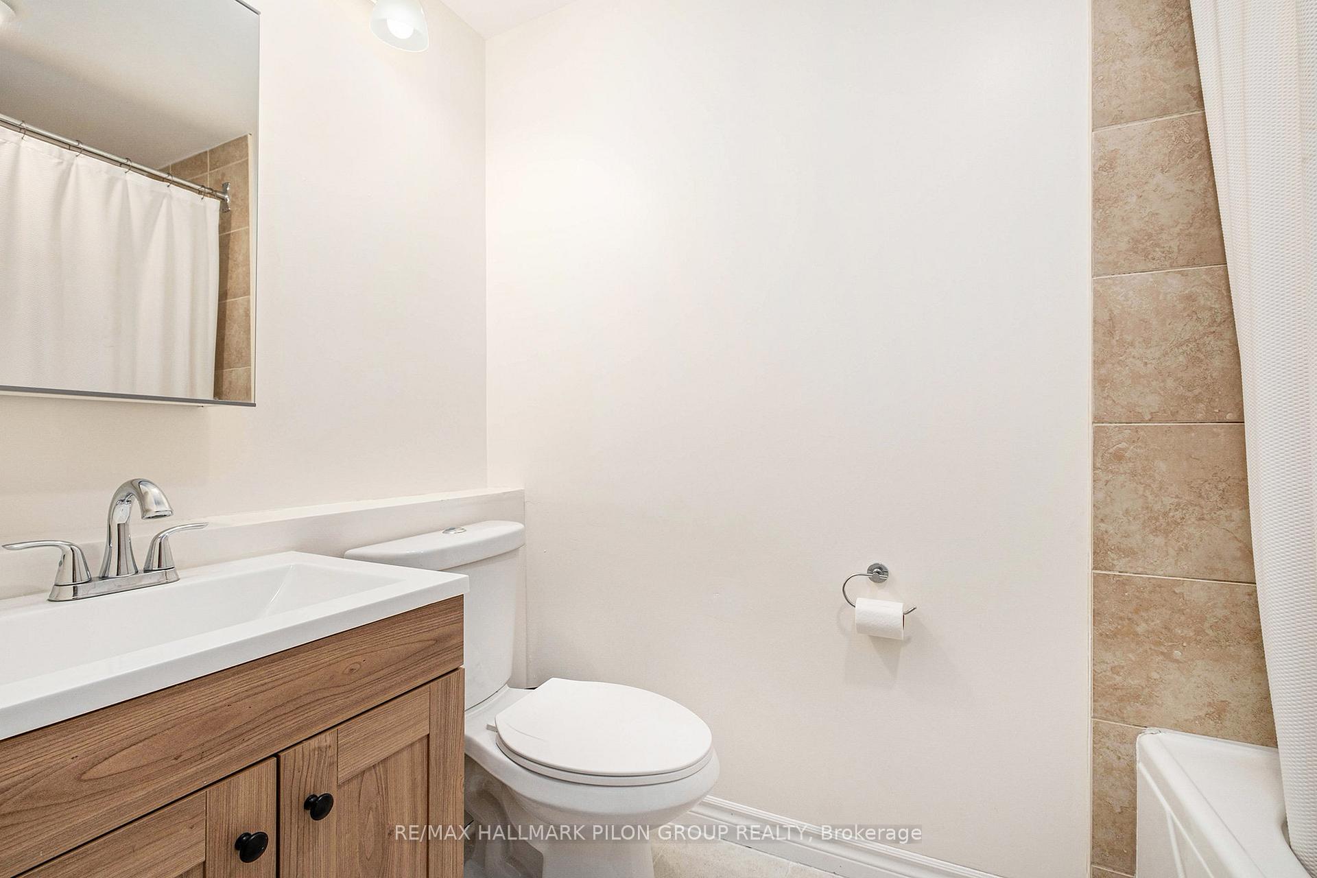 Photo 11 of 54 Scrivens Street, Ottawa, Britannia — HOMEH