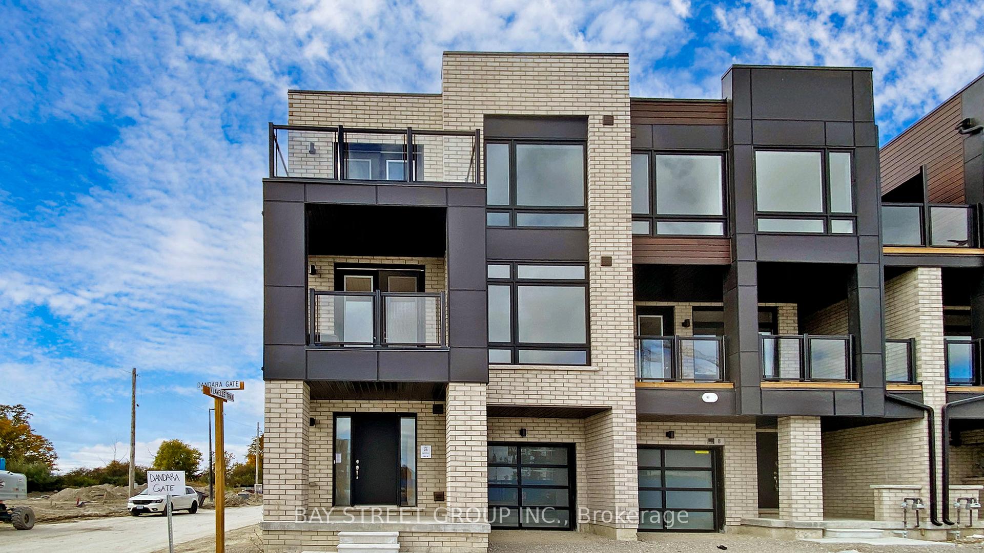 Photo 1 of 4 Dandara Gate, Vaughan, Steeles West Industrial — HOMEH