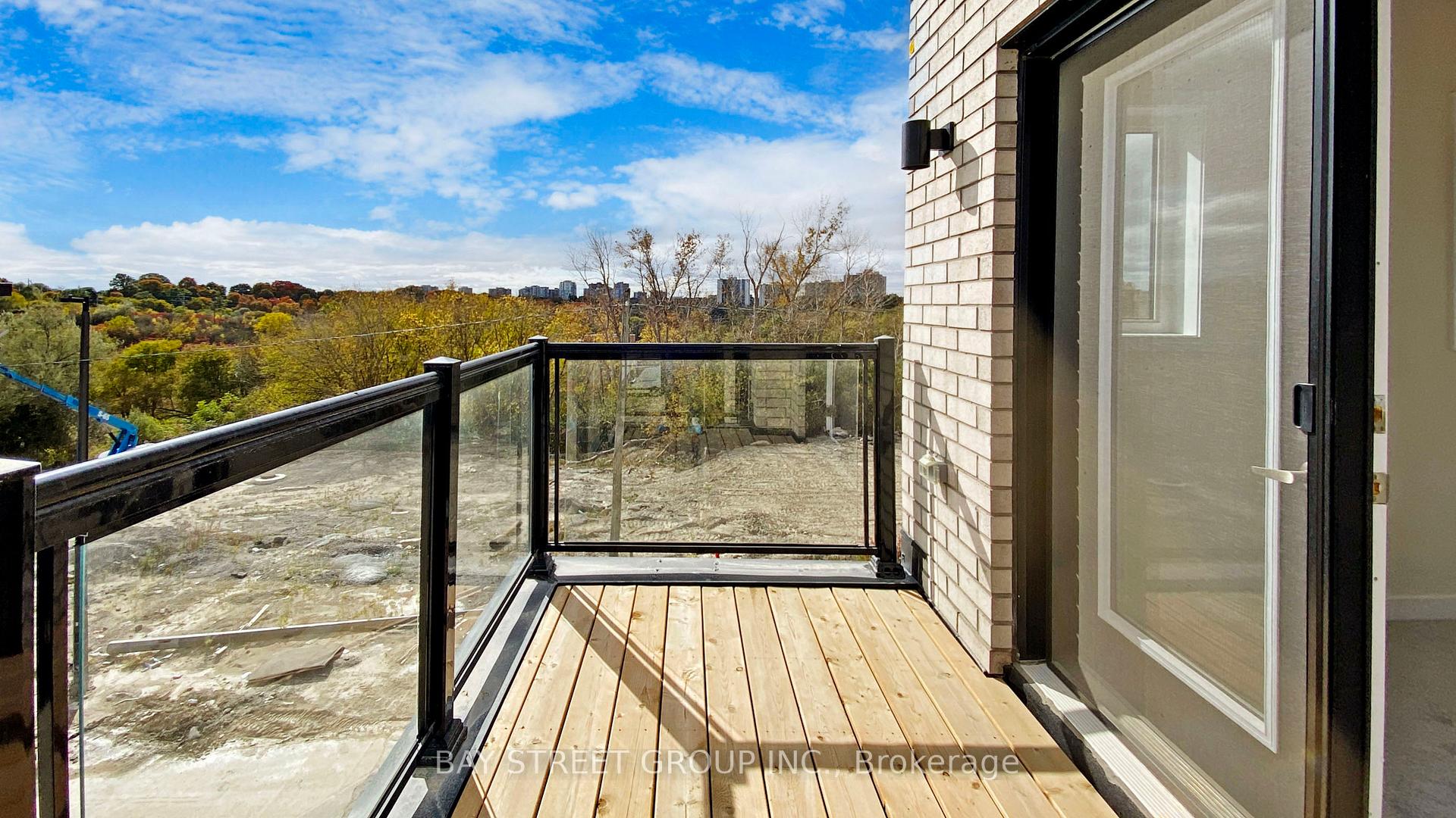 Photo 32 of 4 Dandara Gate, Vaughan, Steeles West Industrial — HOMEH