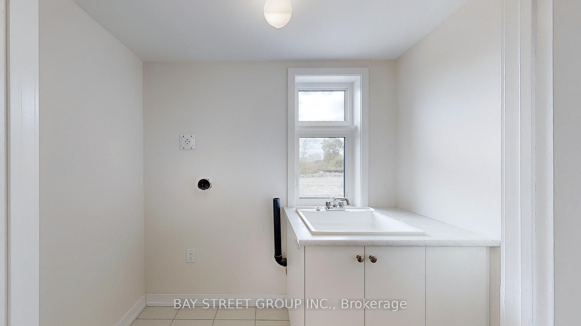 Photo 37 of 4 Dandara Gate, Vaughan, Steeles West Industrial — HOMEH
