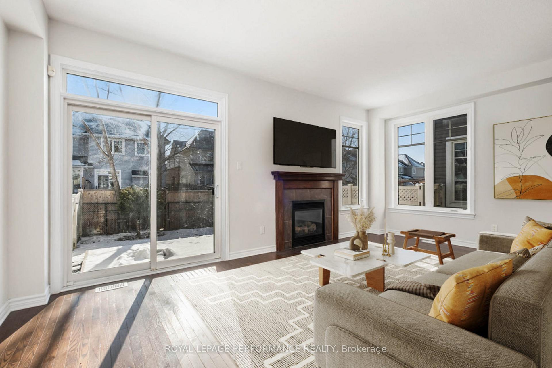 Photo 4 of 441 Rochefort Circle, Ottawa, Avalon West — HOMEH