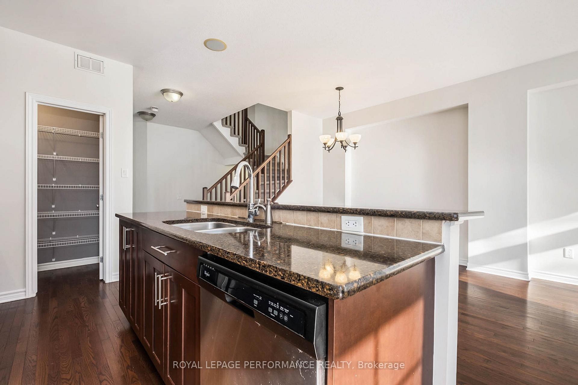 Photo 8 of 441 Rochefort Circle, Ottawa, Avalon West — HOMEH
