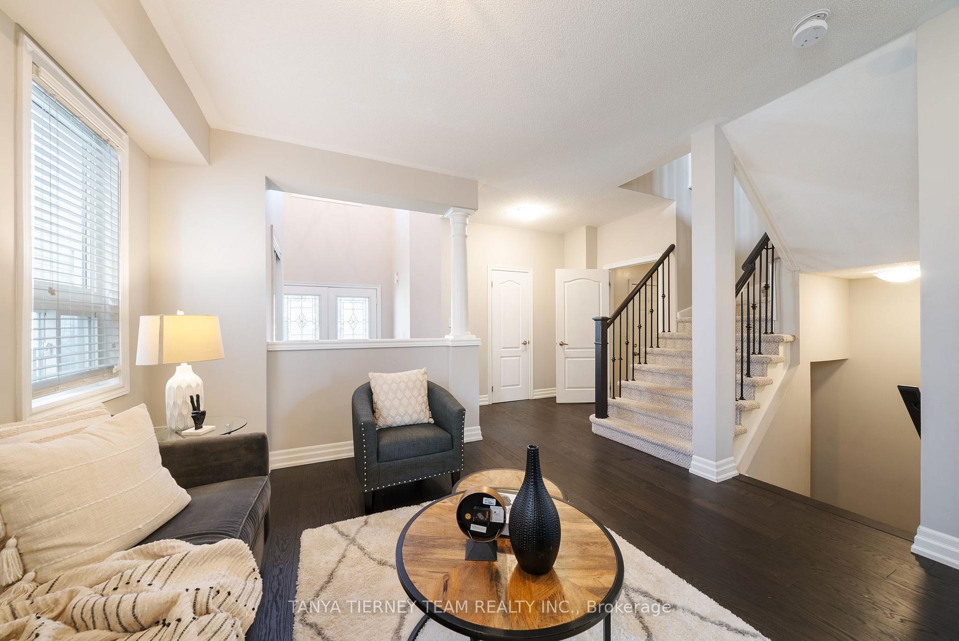 Photo 9 of 6 Mikayla Crescent, Whitby, Brooklin — HOMEH