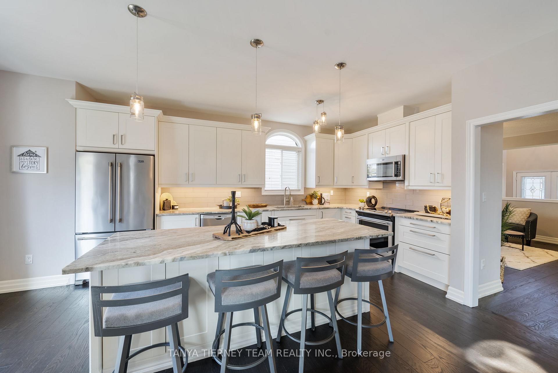 Photo 16 of 6 Mikayla Crescent, Whitby, Brooklin — HOMEH