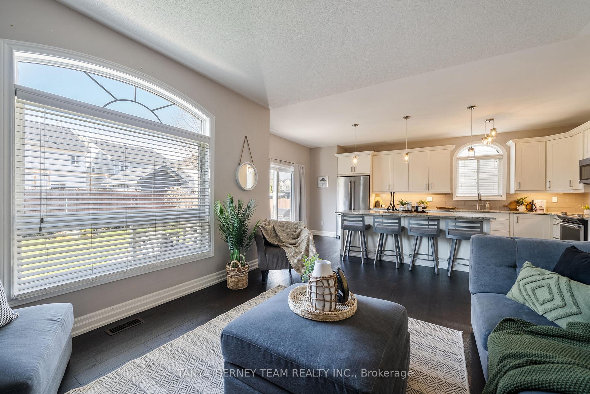 Photo 20 of 6 Mikayla Crescent, Whitby, Brooklin — HOMEH