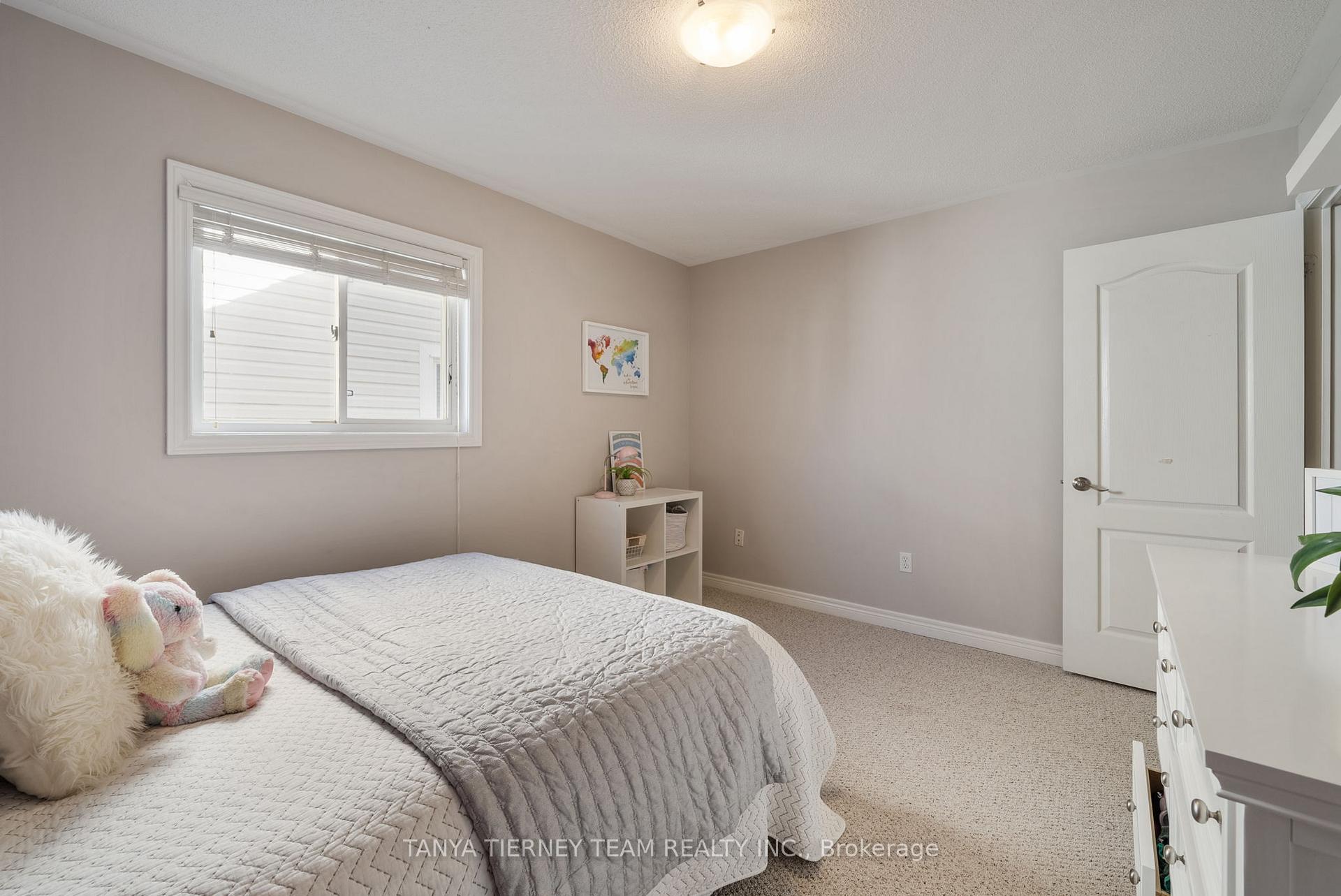 Photo 33 of 6 Mikayla Crescent, Whitby, Brooklin — HOMEH