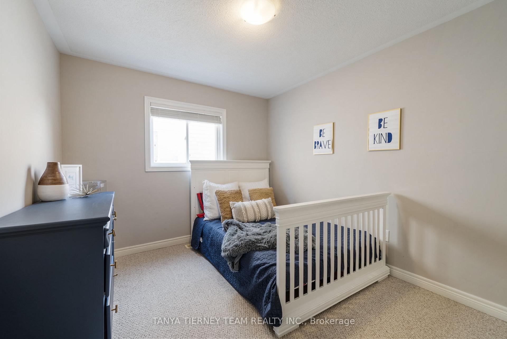 Photo 34 of 6 Mikayla Crescent, Whitby, Brooklin — HOMEH