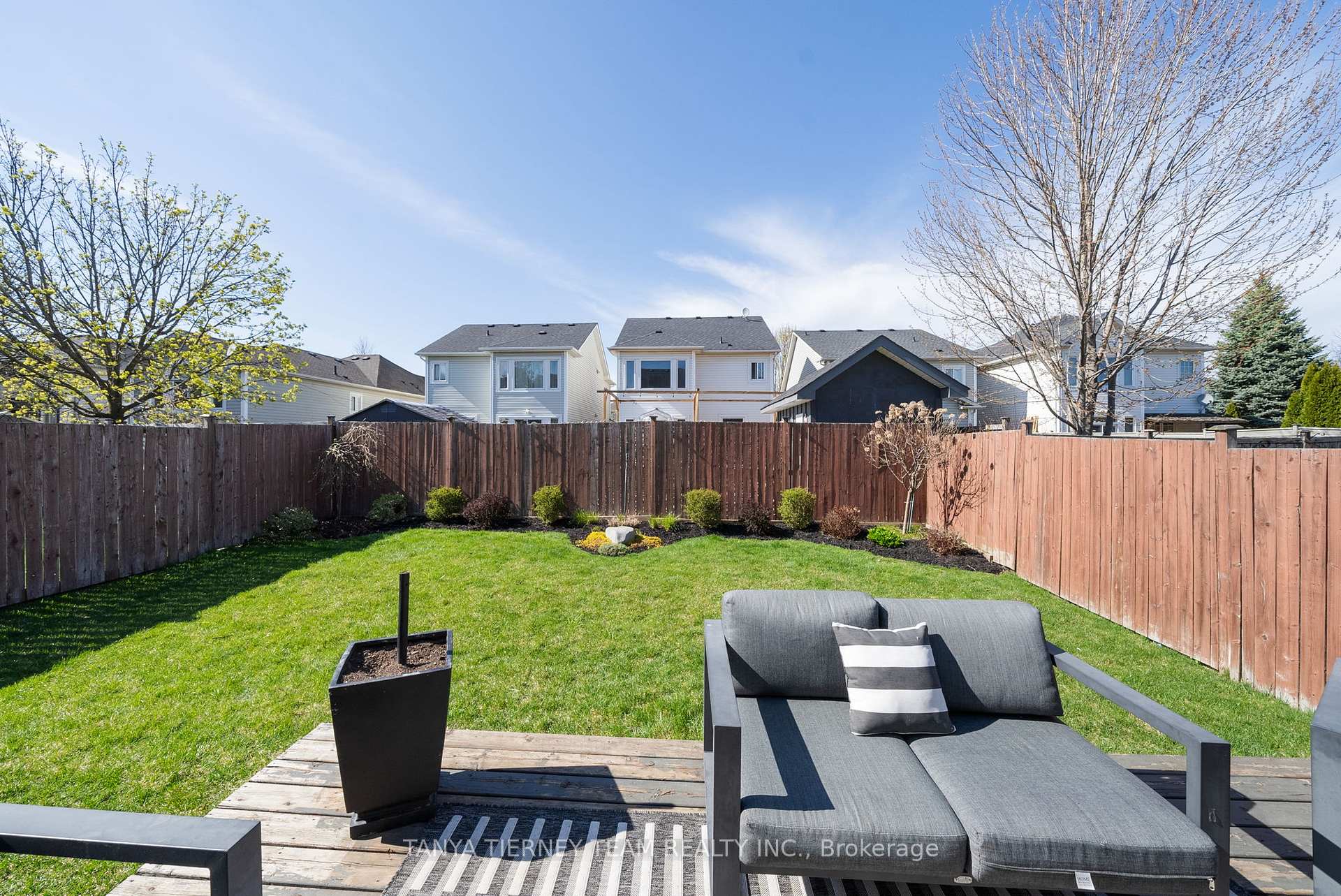 Photo 39 of 6 Mikayla Crescent, Whitby, Brooklin — HOMEH