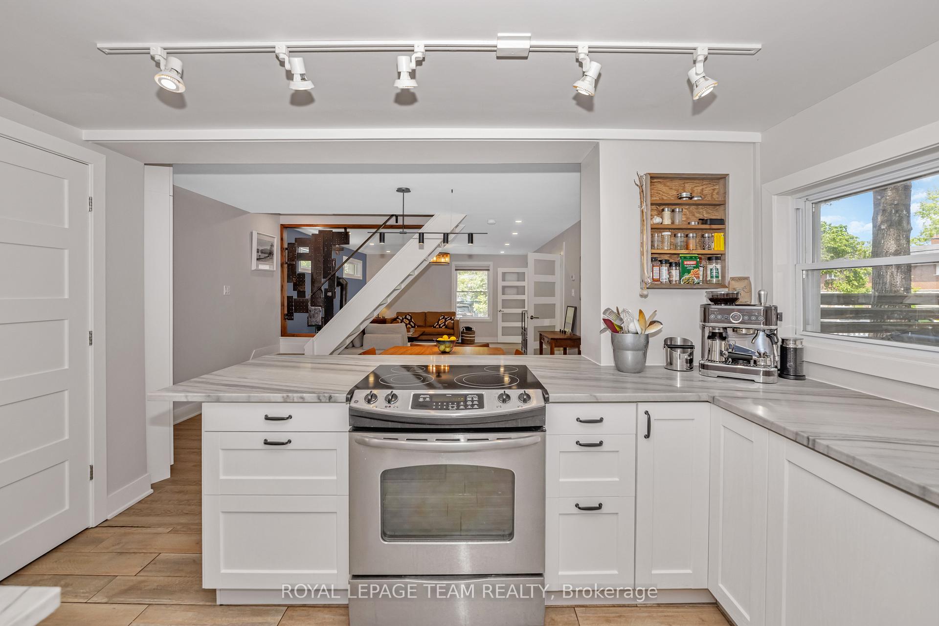 Photo 18 of 2748 Rowatt Street, Ottawa, Britannia — HOMEH