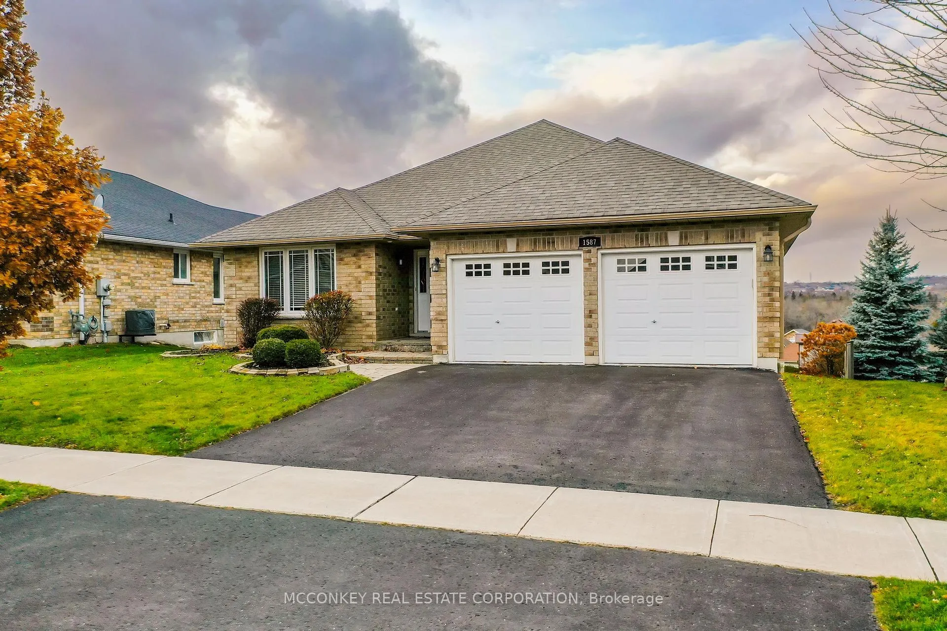 Photo 1 of 1587 Scollard Crescent, Peterborough, Ashburnham Ward 4 — HOMEH