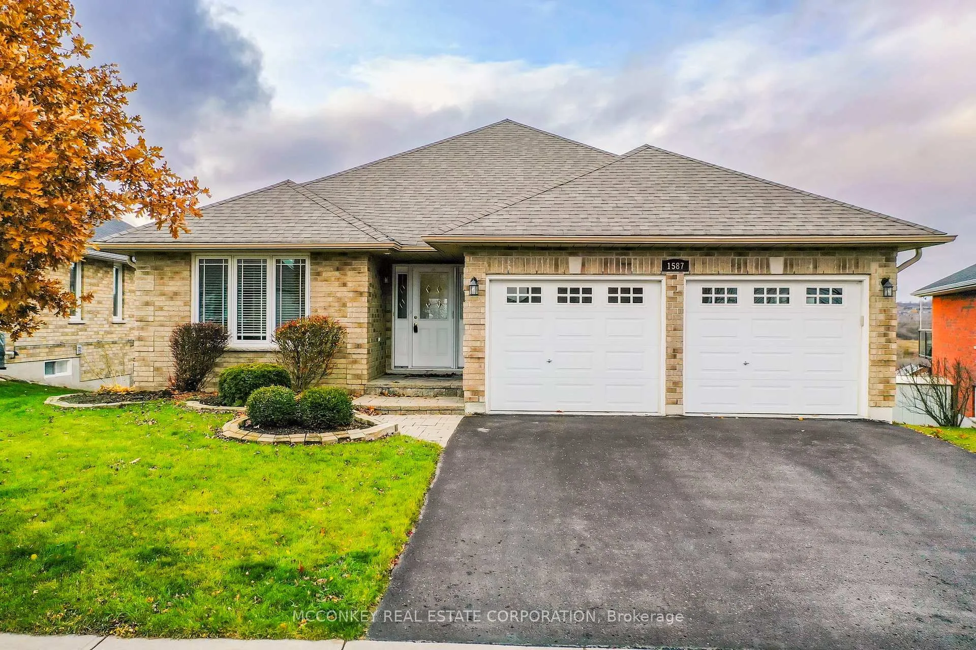 Photo 2 of 1587 Scollard Crescent, Peterborough, Ashburnham Ward 4 — HOMEH