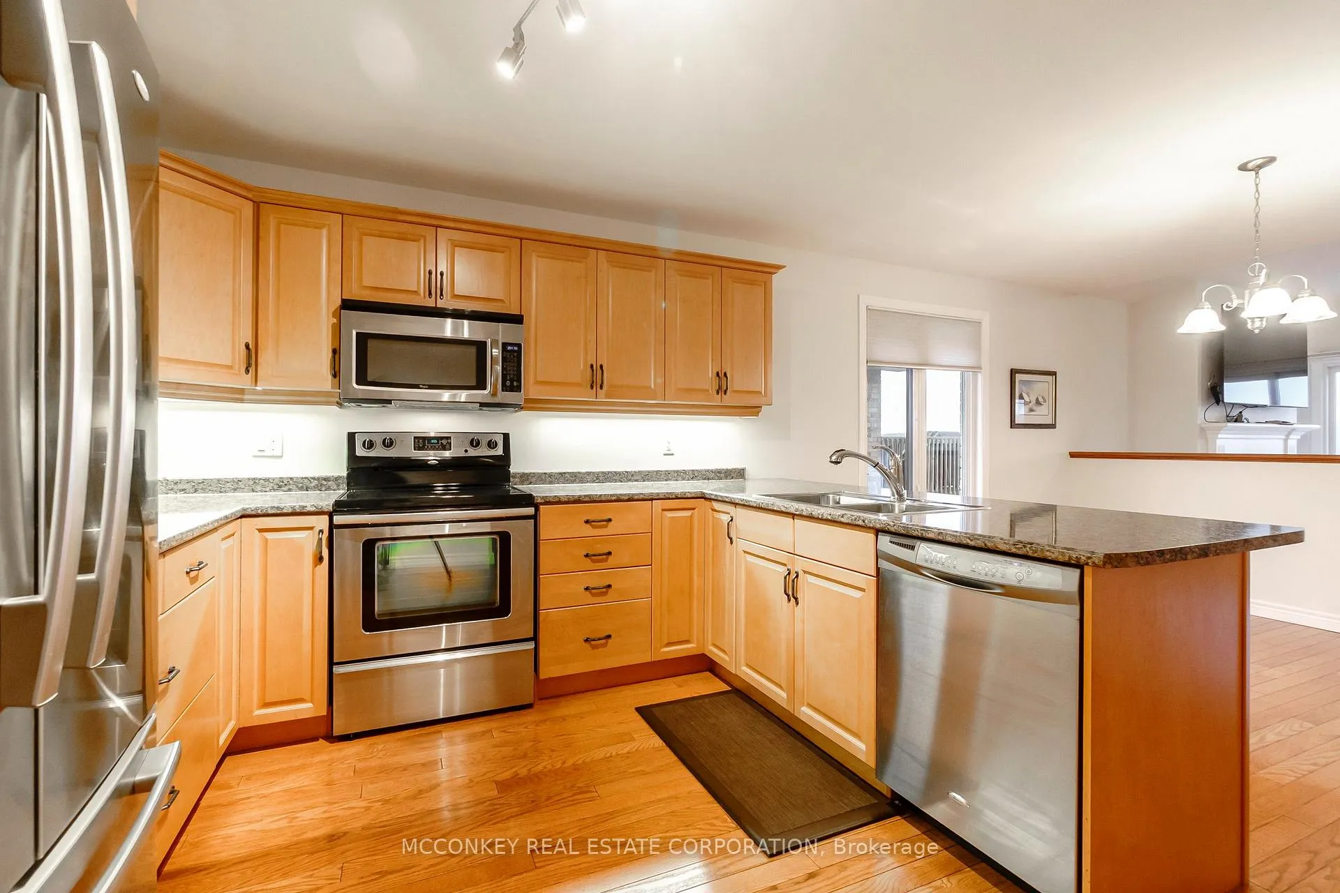 Photo 12 of 1587 Scollard Crescent, Peterborough, Ashburnham Ward 4 — HOMEH