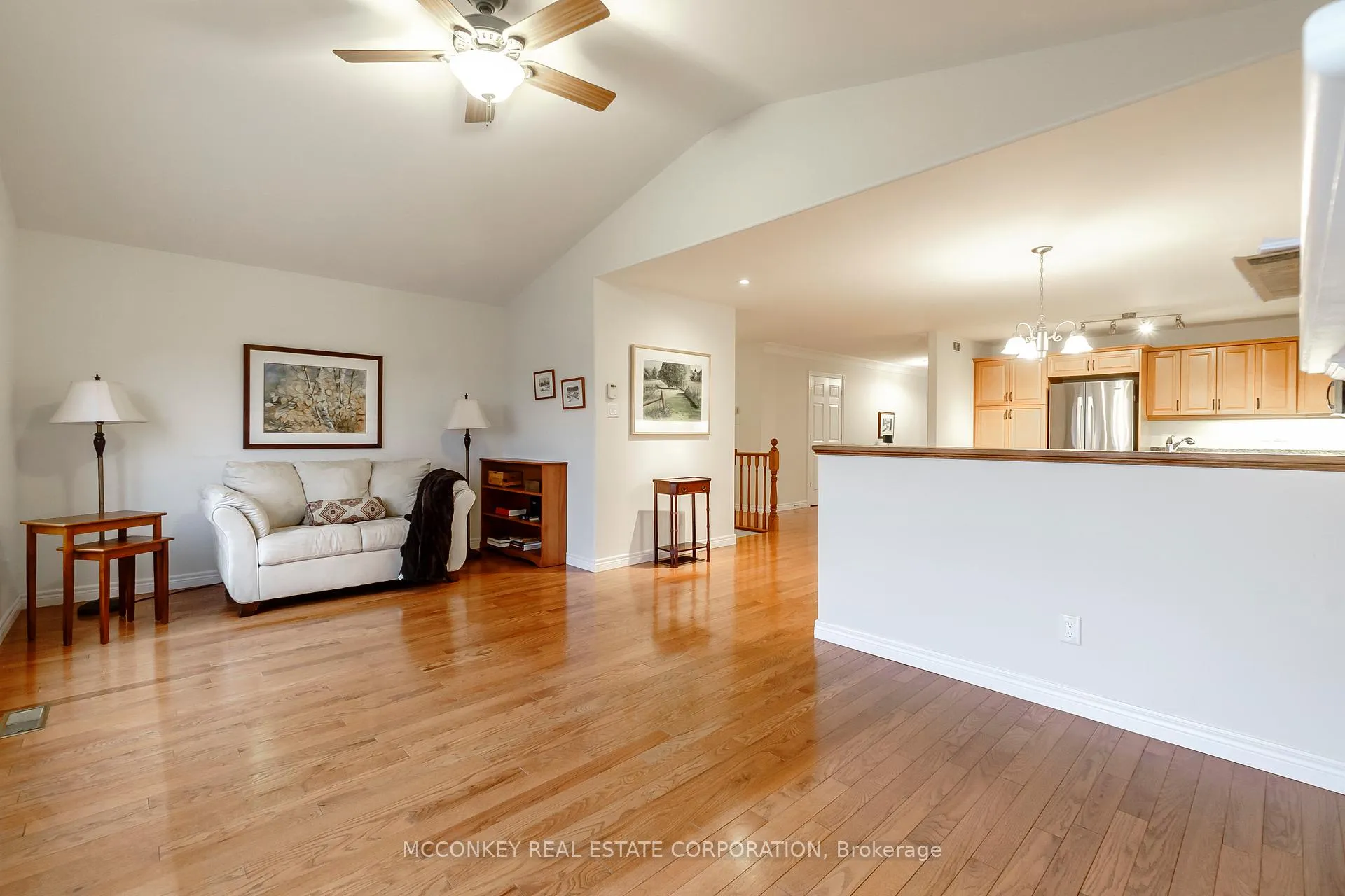 Photo 16 of 1587 Scollard Crescent, Peterborough, Ashburnham Ward 4 — HOMEH