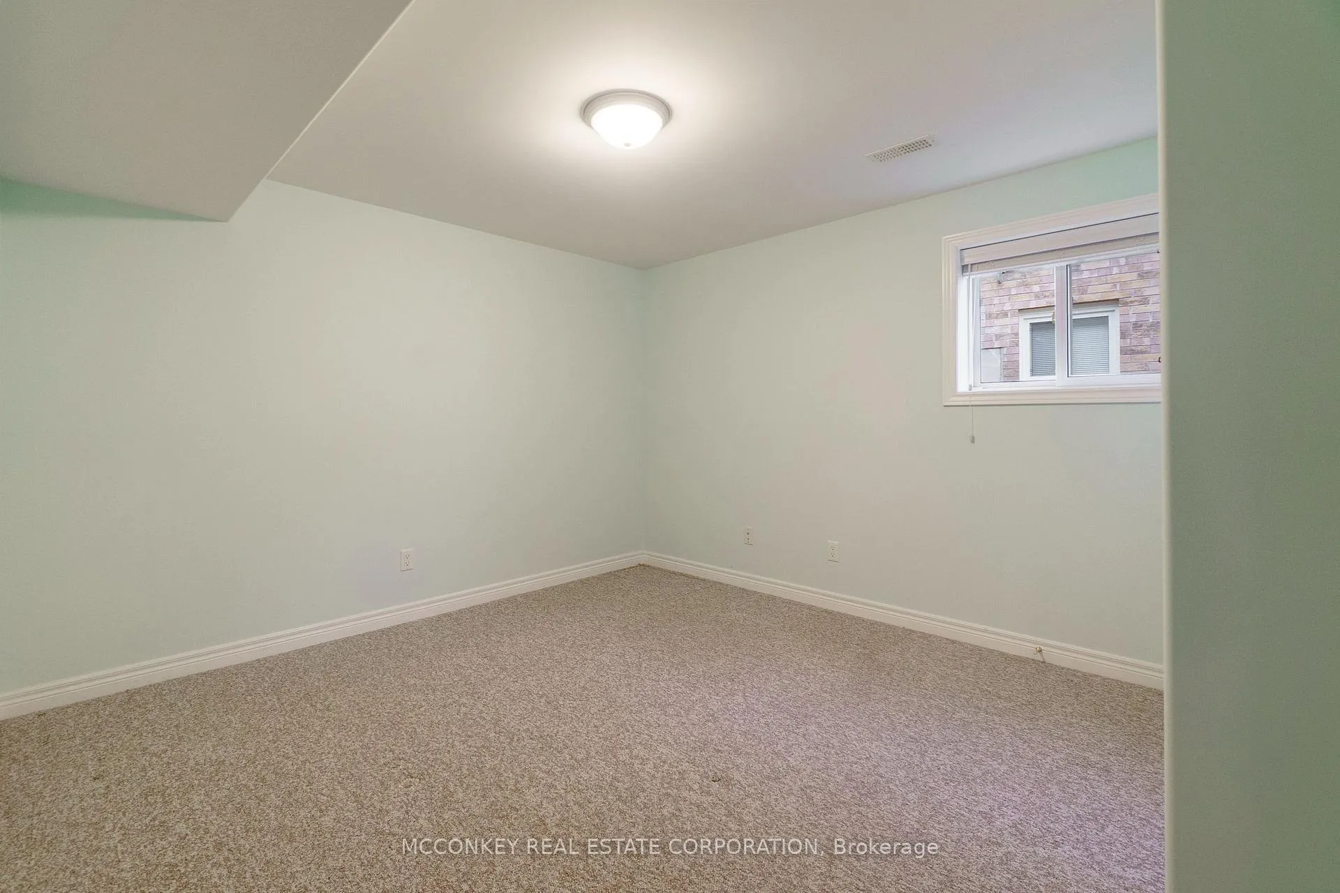 Photo 36 of 1587 Scollard Crescent, Peterborough, Ashburnham Ward 4 — HOMEH