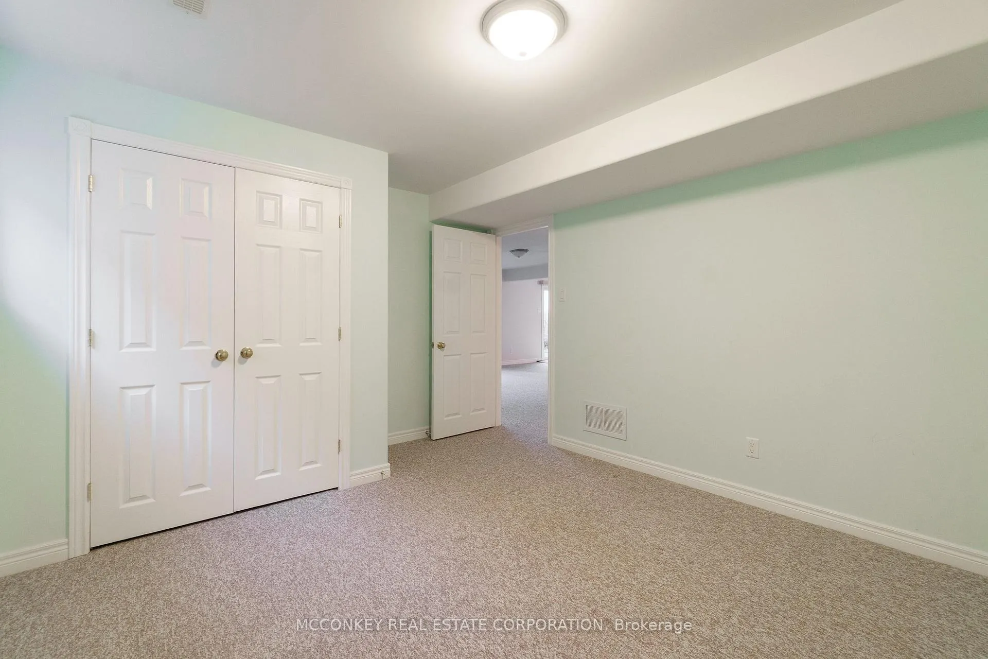 Photo 37 of 1587 Scollard Crescent, Peterborough, Ashburnham Ward 4 — HOMEH