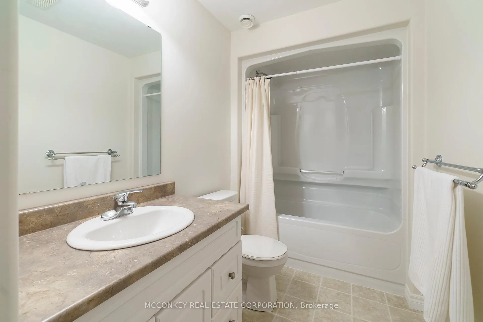 Photo 39 of 1587 Scollard Crescent, Peterborough, Ashburnham Ward 4 — HOMEH
