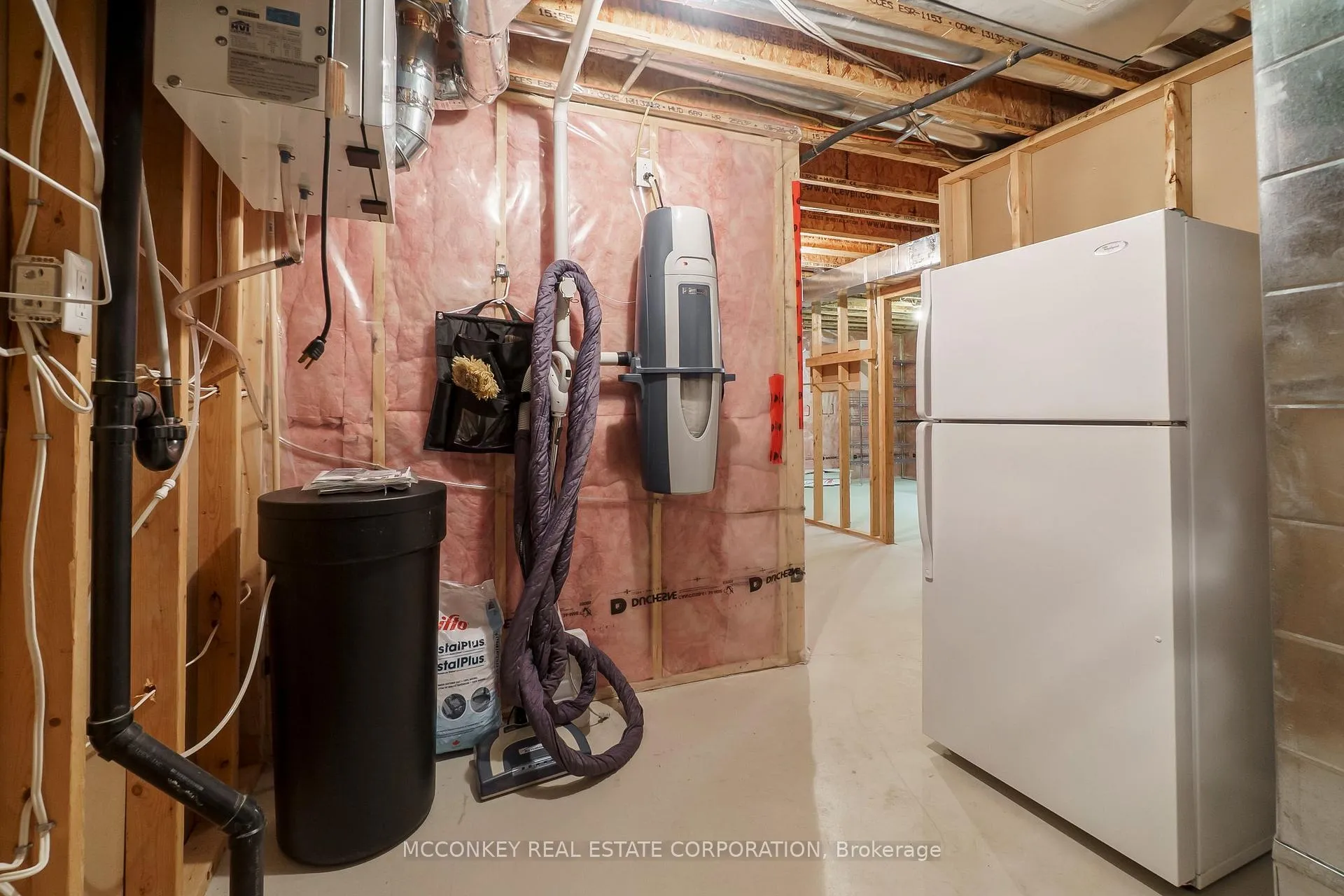 Photo 41 of 1587 Scollard Crescent, Peterborough, Ashburnham Ward 4 — HOMEH