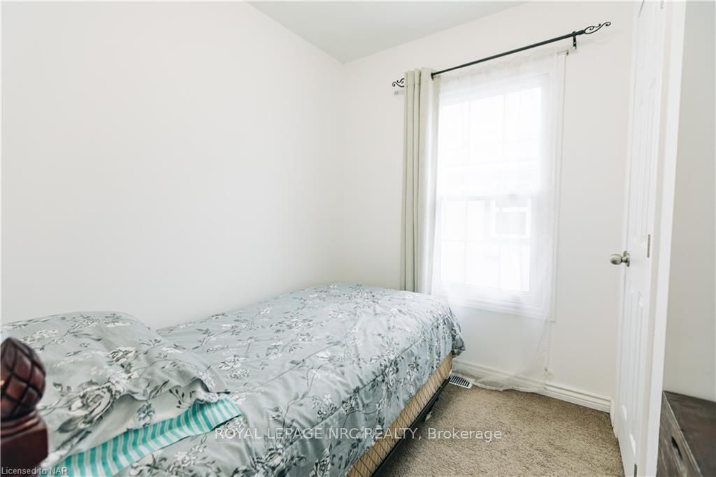 Photo 11 of 25 Wallace Street S, Welland, Lincoln/Crowland — HOMEH