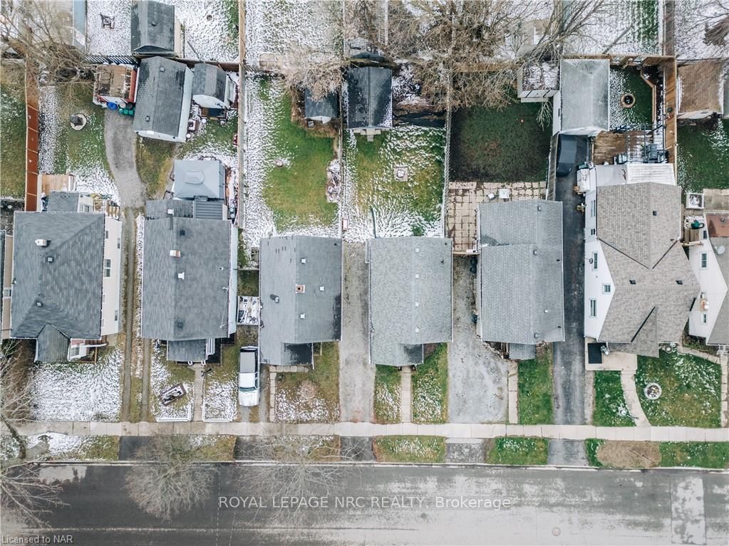 Photo 26 of 25 Wallace Street S, Welland, Lincoln/Crowland — HOMEH
