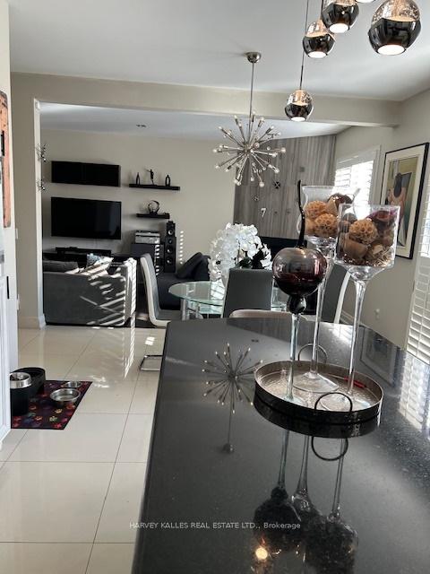 Photo 10 of 33 Ventura Way, Vaughan, Beverley Glen — HOMEH