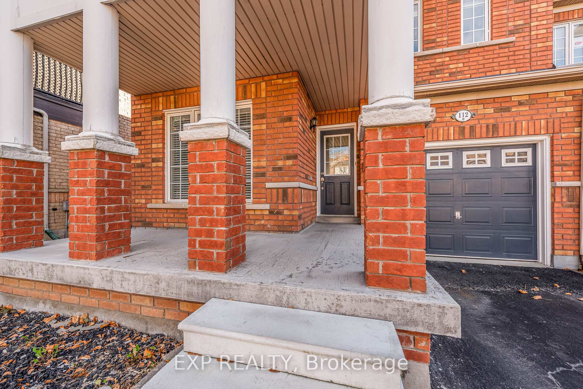 Photo 3 of 112 Dolce Crescent, Vaughan, Vellore Village — HOMEH