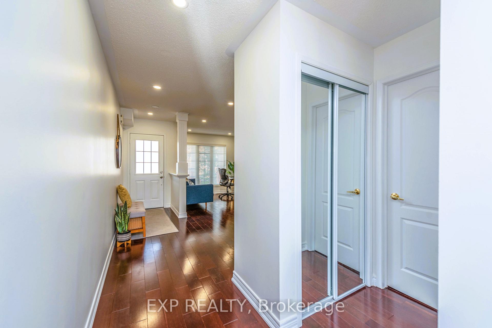 Photo 6 of 112 Dolce Crescent, Vaughan, Vellore Village — HOMEH