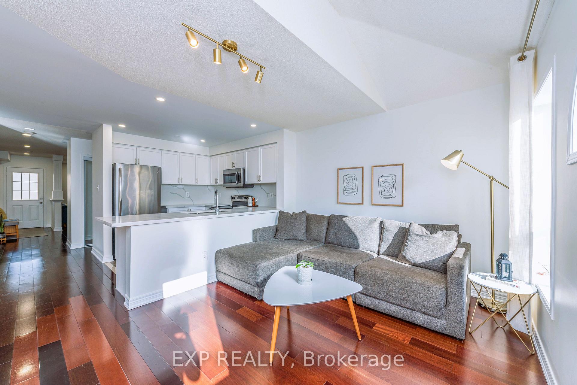 Photo 9 of 112 Dolce Crescent, Vaughan, Vellore Village — HOMEH