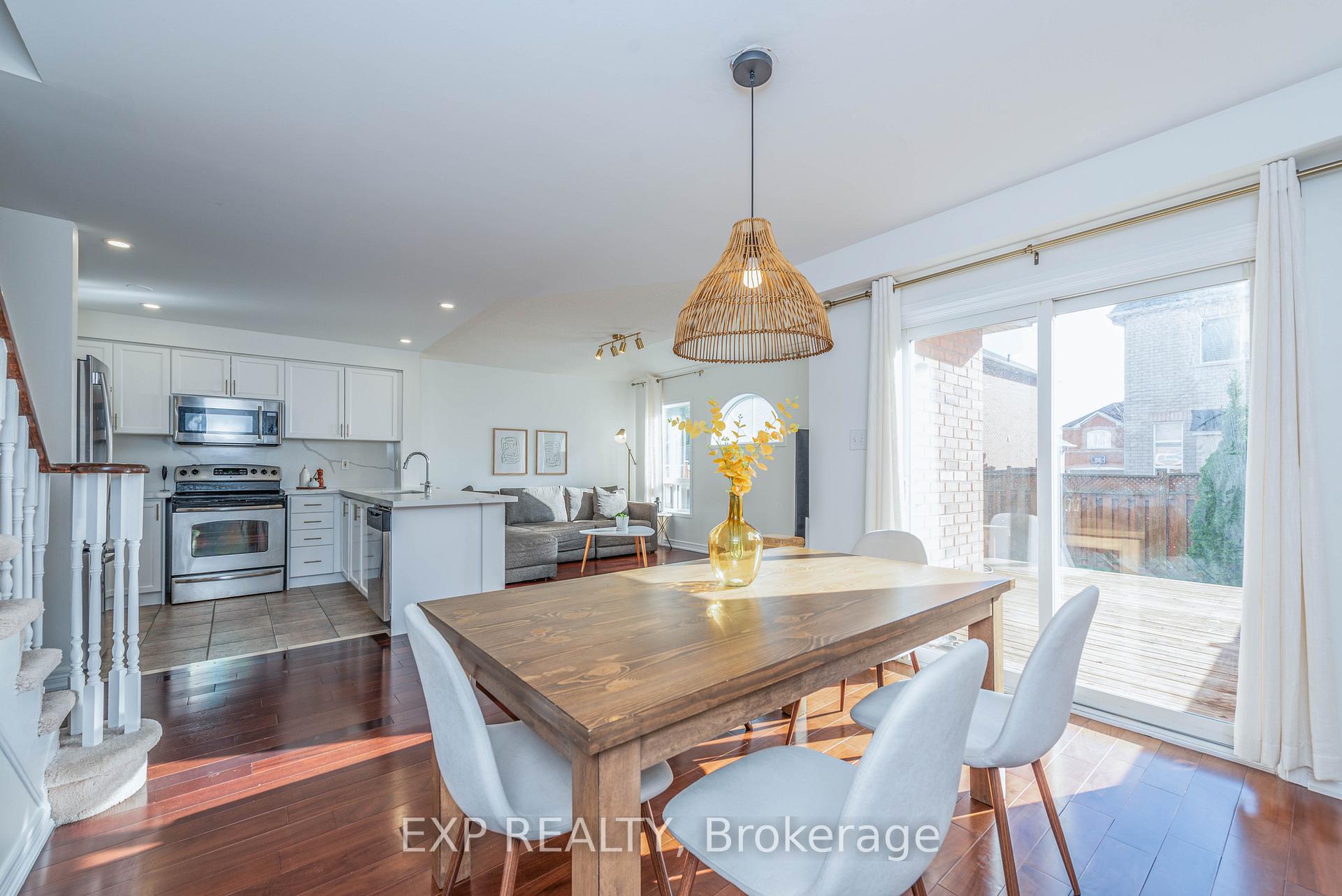 Photo 12 of 112 Dolce Crescent, Vaughan, Vellore Village — HOMEH