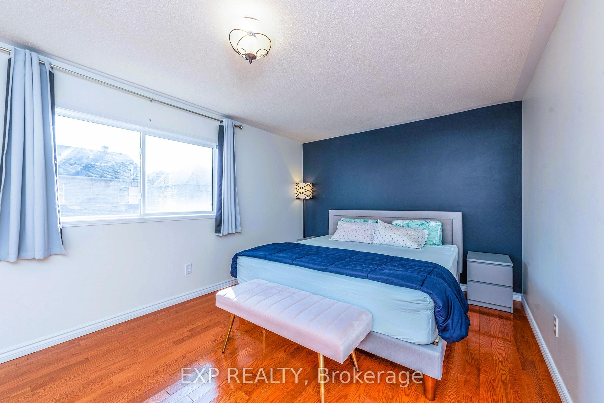Photo 16 of 112 Dolce Crescent, Vaughan, Vellore Village — HOMEH