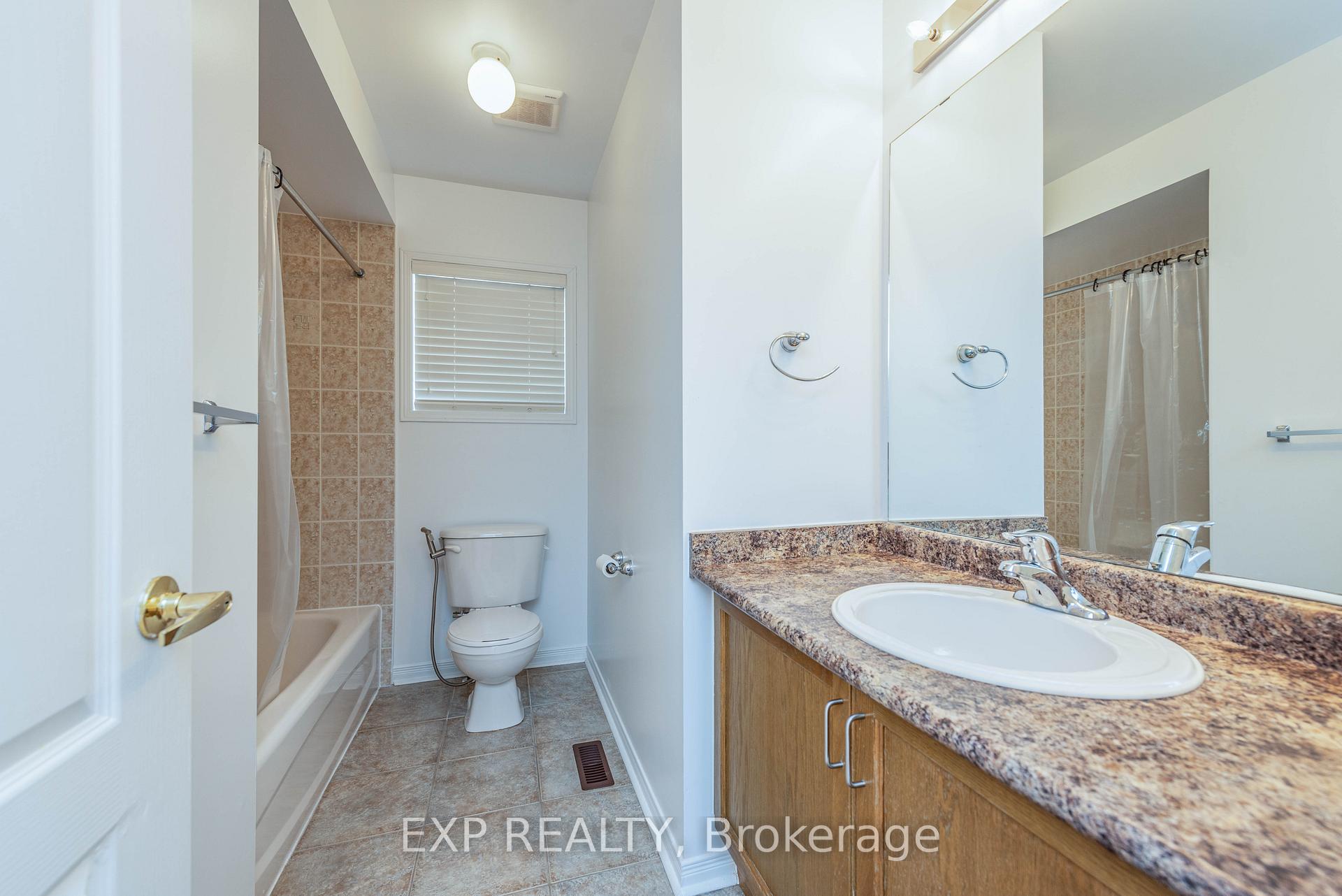 Photo 24 of 112 Dolce Crescent, Vaughan, Vellore Village — HOMEH