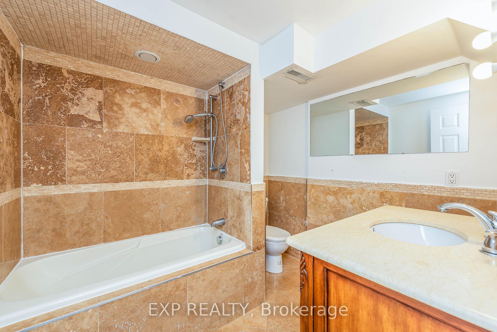 Photo 26 of 112 Dolce Crescent, Vaughan, Vellore Village — HOMEH