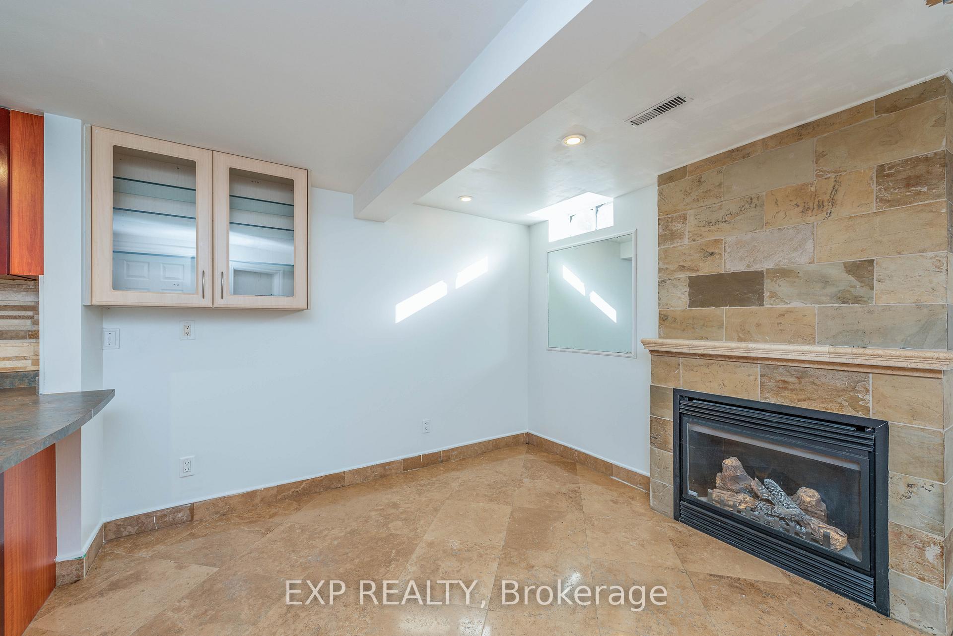 Photo 28 of 112 Dolce Crescent, Vaughan, Vellore Village — HOMEH