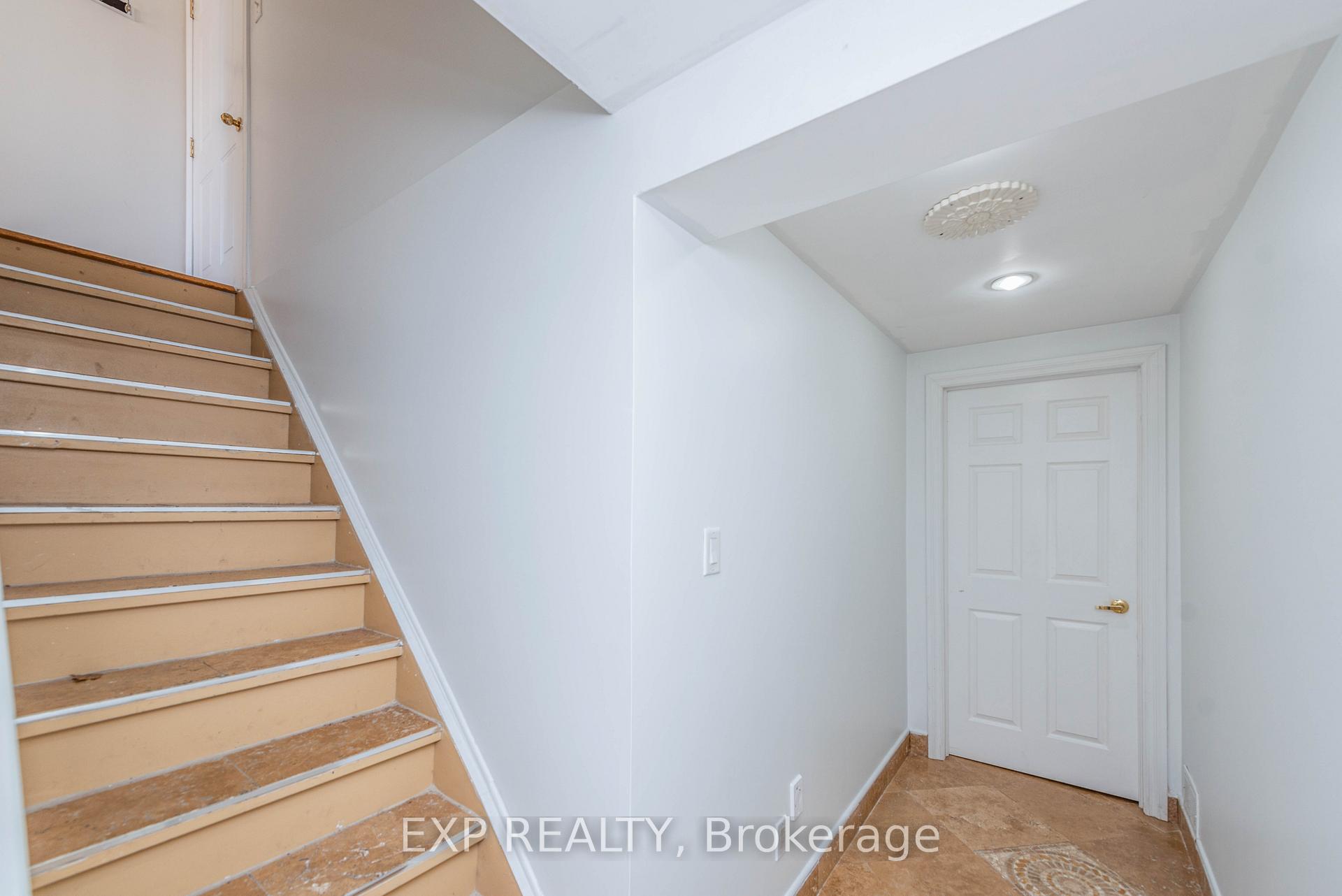 Photo 30 of 112 Dolce Crescent, Vaughan, Vellore Village — HOMEH