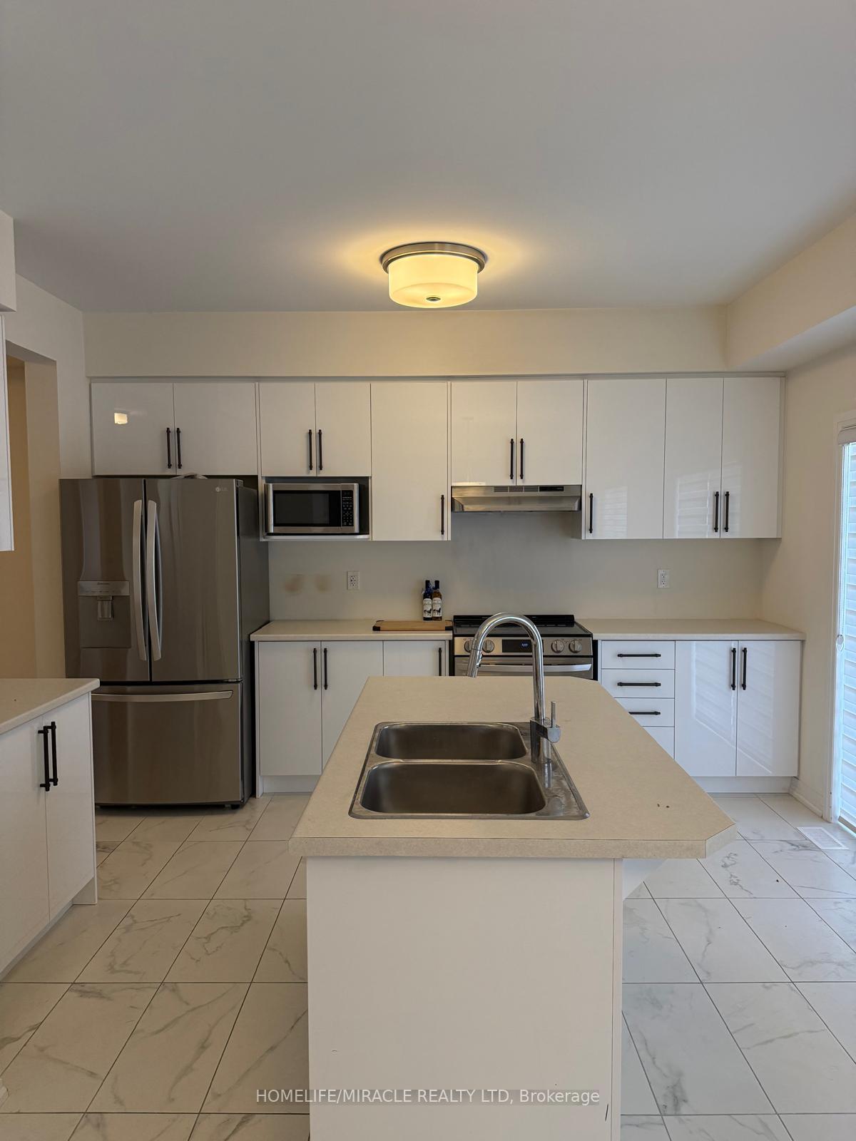 Photo 11 of 14 Tooker Drive W, Brant, Brantford Twp — HOMEH