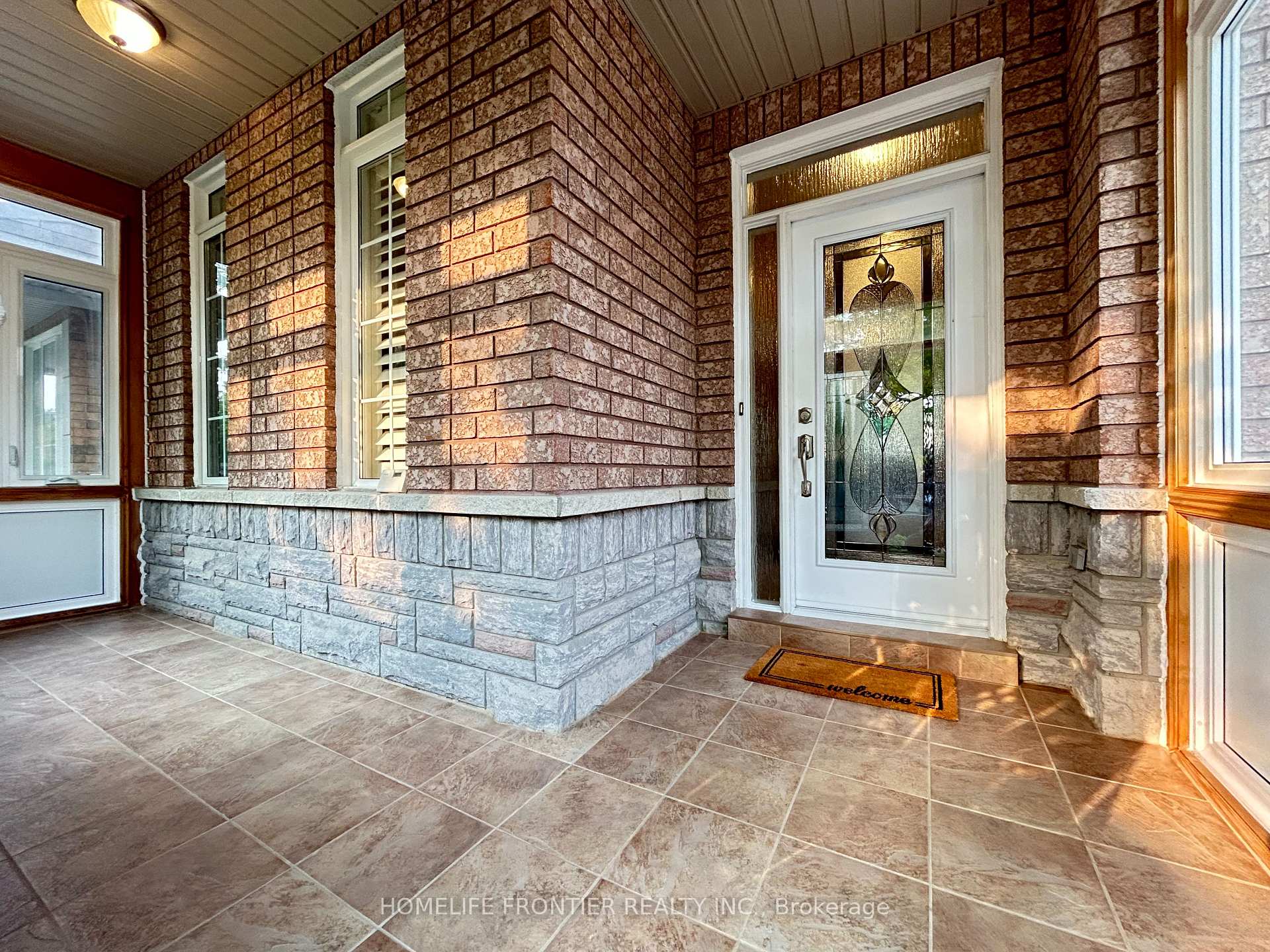 Photo 6 of 55 Forecastle Road, Vaughan, Patterson — HOMEH