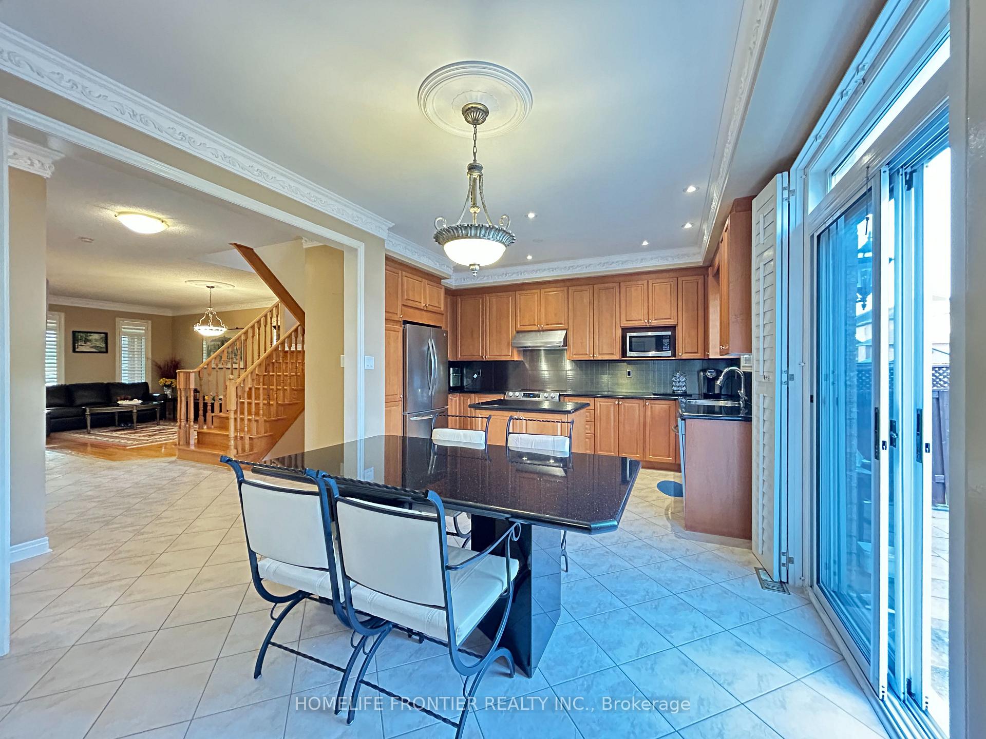 Photo 14 of 55 Forecastle Road, Vaughan, Patterson — HOMEH
