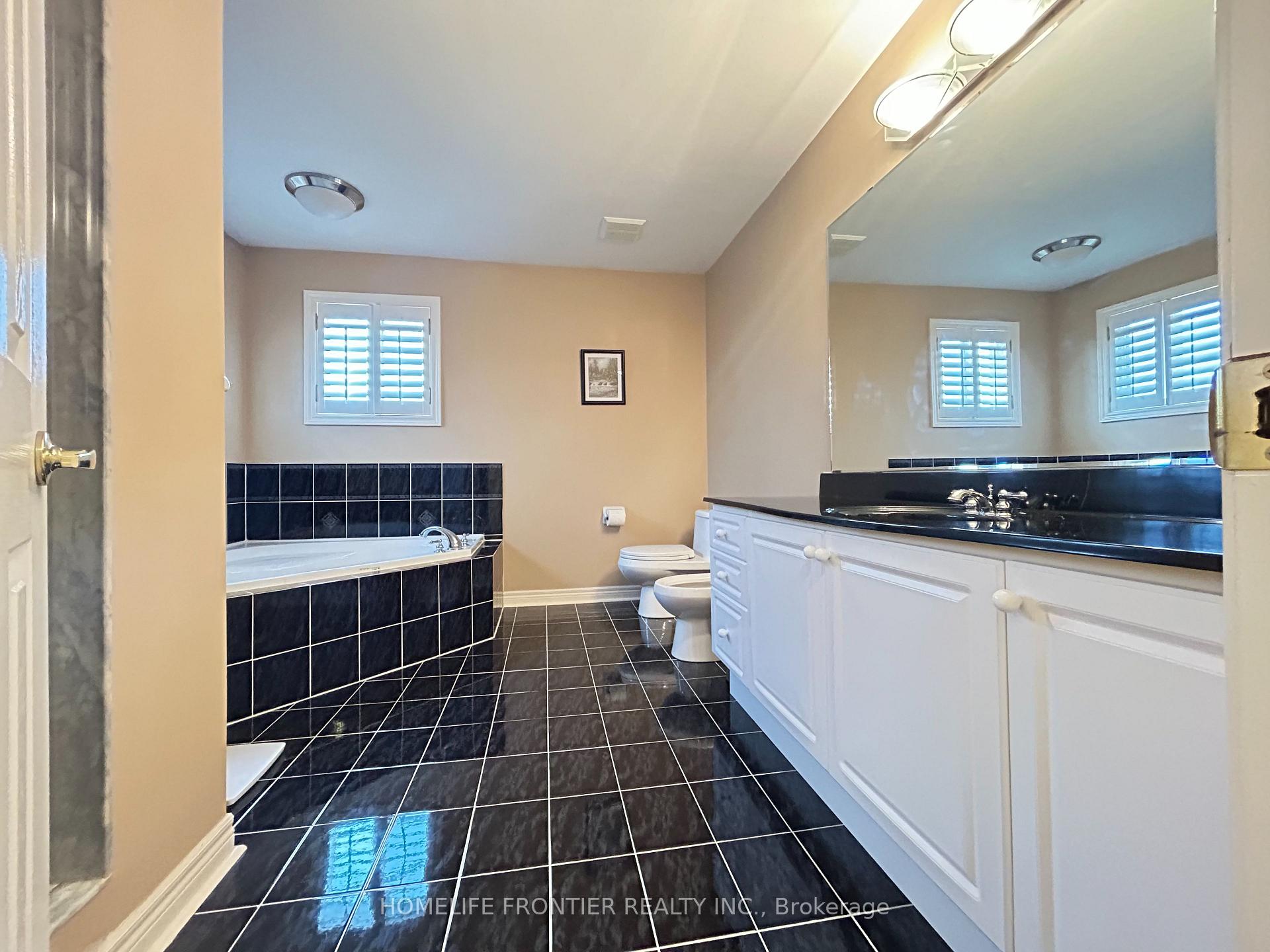 Photo 22 of 55 Forecastle Road, Vaughan, Patterson — HOMEH