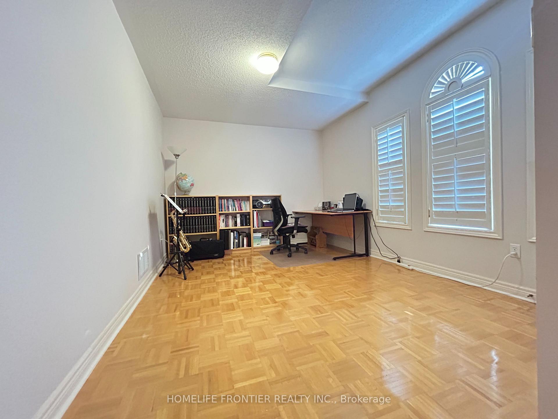 Photo 24 of 55 Forecastle Road, Vaughan, Patterson — HOMEH