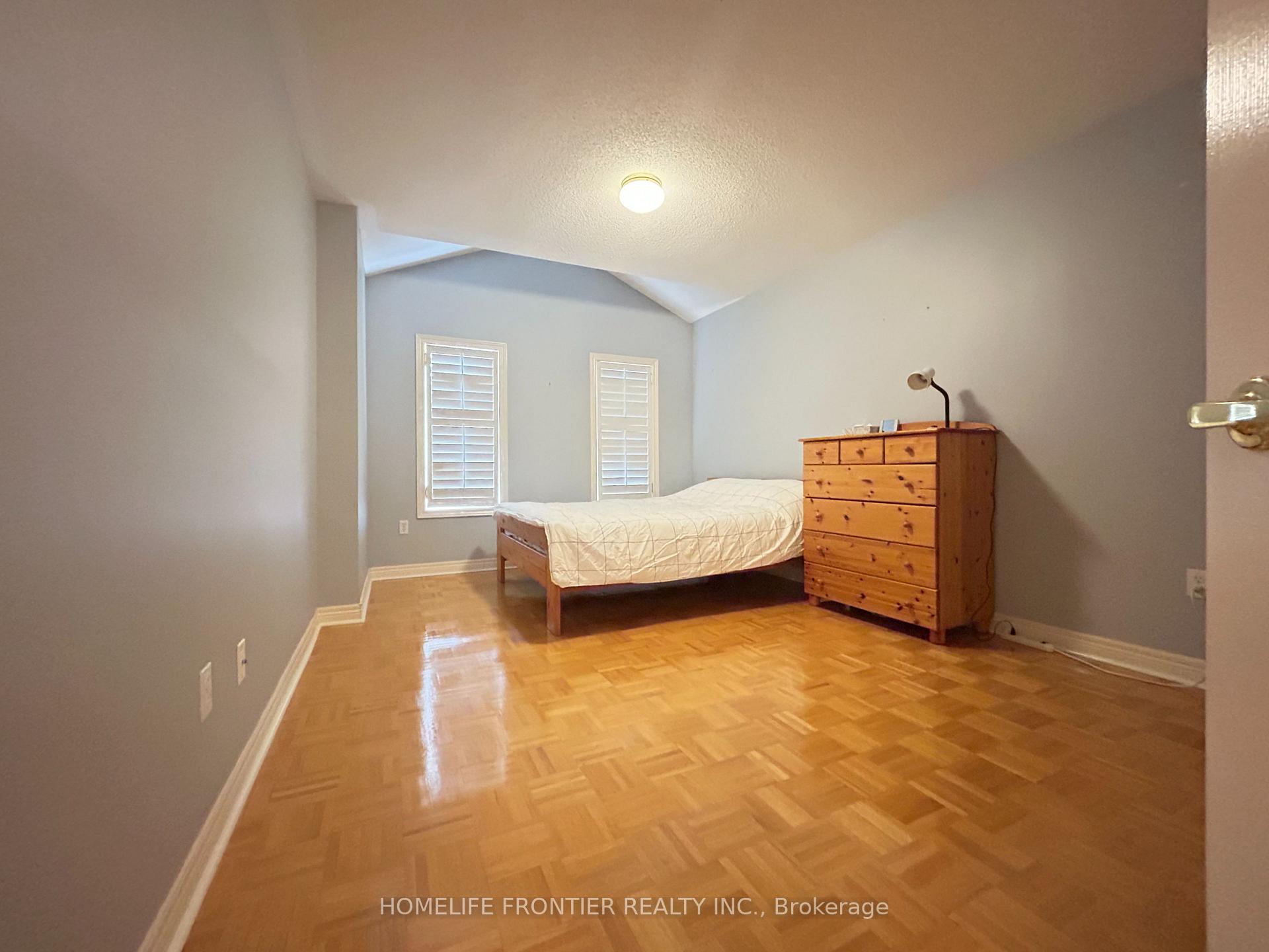 Photo 25 of 55 Forecastle Road, Vaughan, Patterson — HOMEH