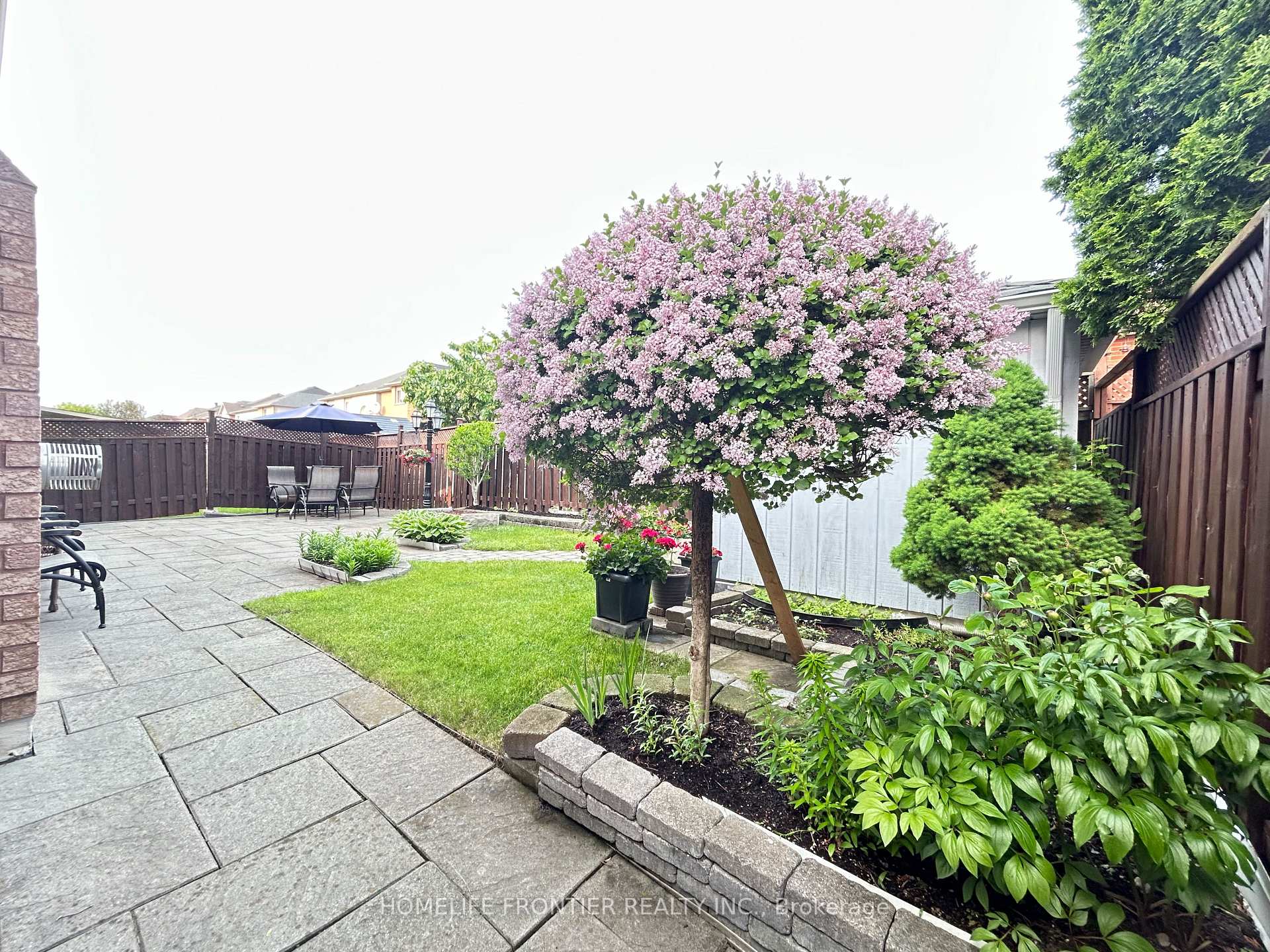 Photo 28 of 55 Forecastle Road, Vaughan, Patterson — HOMEH