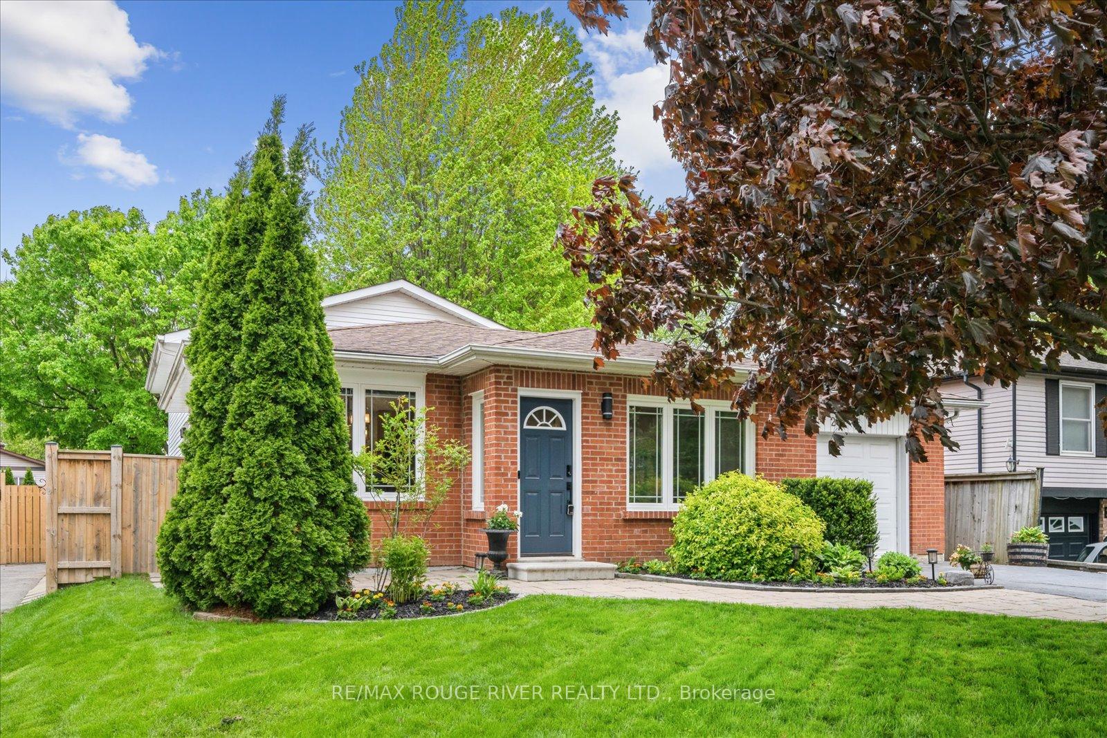 Photo 1 of 27 Guthrie Crescent, Whitby, Lynde Creek — HOMEH