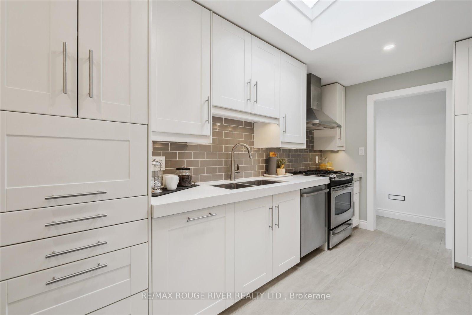 Photo 7 of 27 Guthrie Crescent, Whitby, Lynde Creek — HOMEH